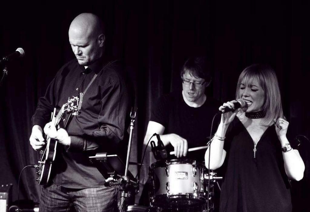 pete harris and friends playing live